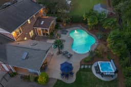 4BR, Best Location, Pool, Hot tub, Game Room - Image 5