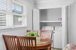 Hot Tub, 3 Bdr, Close to DT - Image 3