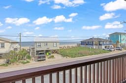 Stunning Oceanview, 3 Bdr, Walk to Pier - Image 5