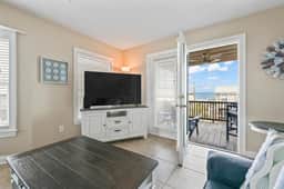 Stunning Oceanview, 3 Bdr, Walk to Pier - Image 3