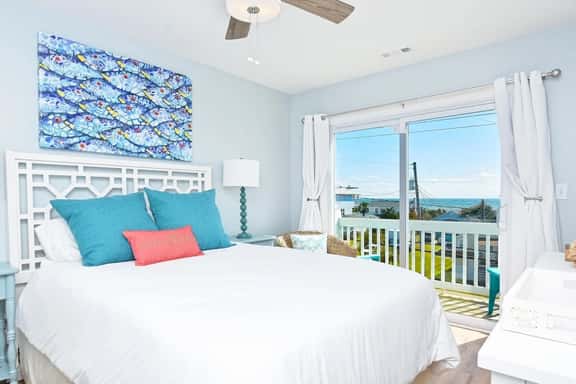 5 Decks, Pool, Walk to Pier & Boardwalk - Image 1