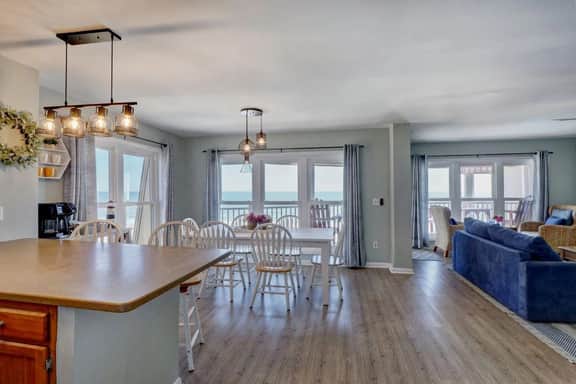 Top Floor Oceanfront & Sound Views, Pool, - Image 5