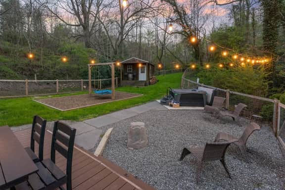 7 Miles to DT AVL, Hot Tub, Mountain View, Fenced - Image 5