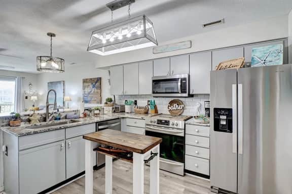 3 Bedroom. Ocean views. Pool - Image 5