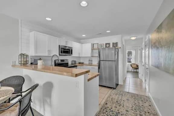 3 bdr, Oceanview, Pool, Private Beach access - Image 2