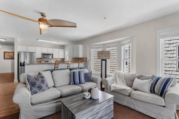 Amazing Views. 3BR. Walk to Pier. - Image 4