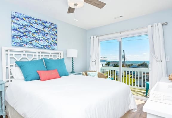 5 Decks, Pool, Walk to Pier & Boardwalk - Image 1